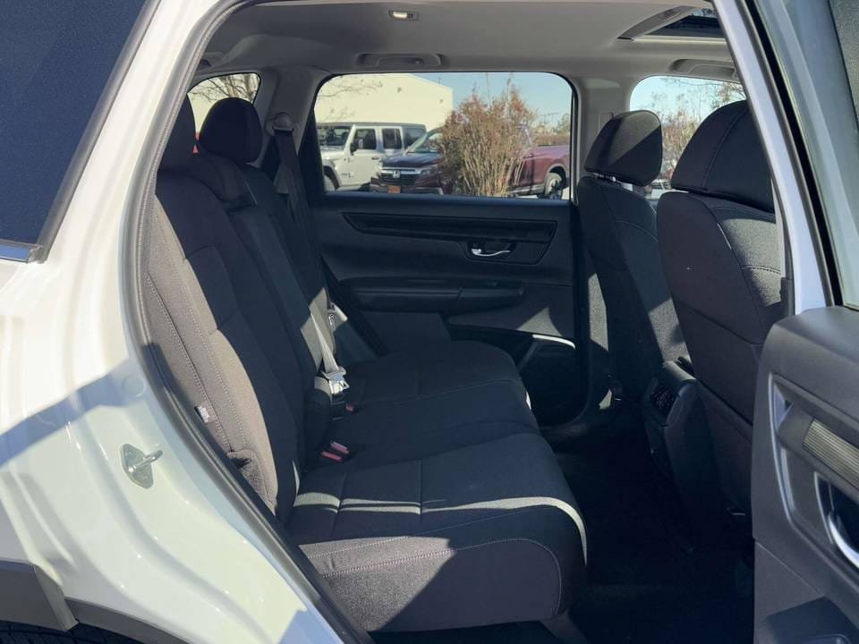 2024 Honda CR V A Perfect Blend of Style, Efficiency, and Reliability - Image 5