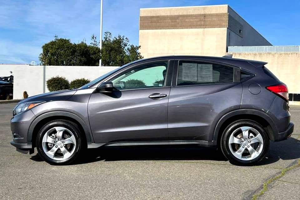 Used 2016 Honda HRV for Sale – Reliable, Fuel-Efficient, and Versatile SUV - Image 3