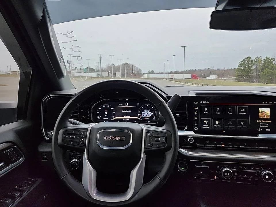 Shop 2024 GMC Sierra 2500 HD -Power, Towing, and Advanced Features - Image 4