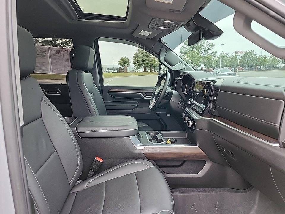 Shop 2024 GMC Sierra 2500 HD -Power, Towing, and Advanced Features - Image 8