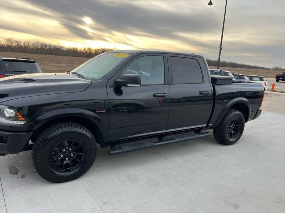 2017 RAM 1500 Big Horn 4x4 Crew Cab For Sale – HEMI V8 | Towing Package | Clean Title - Image 9