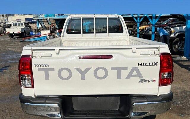 2017 Toyota Hilux Double Cab - Image 5