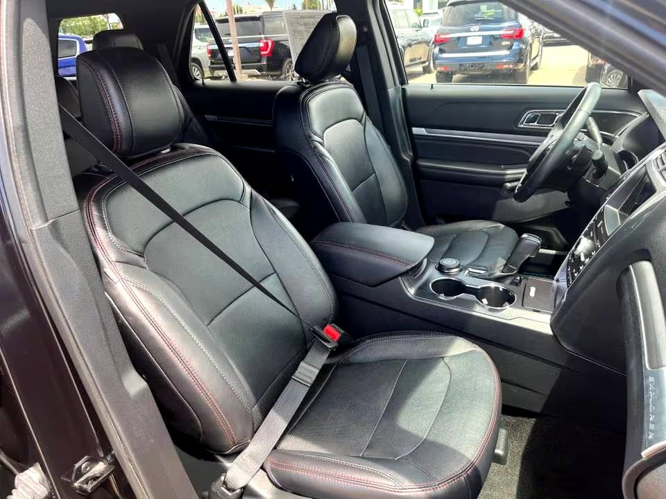 2019 Ford Explorer Sport Luxury - Image 5