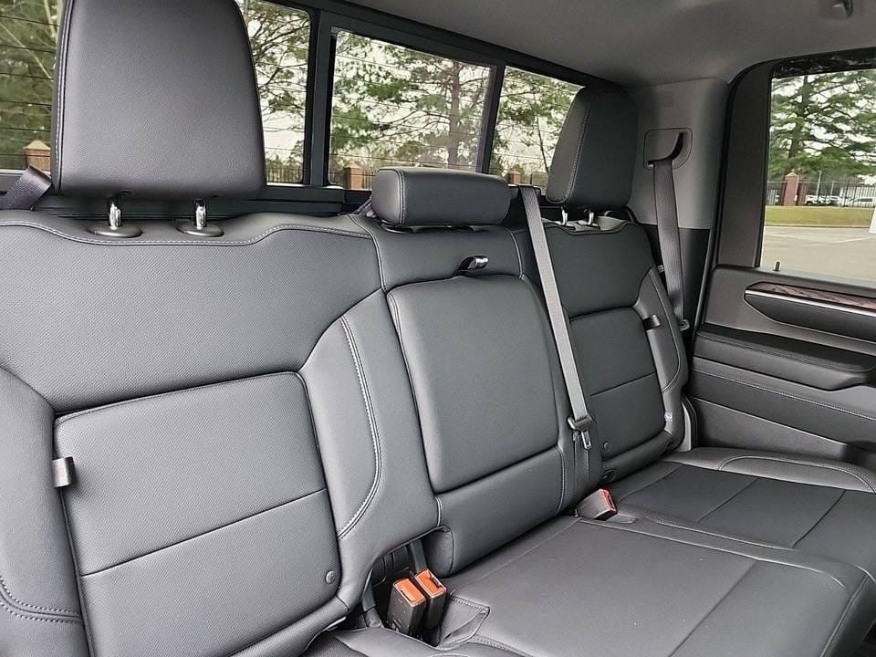 Shop 2024 GMC Sierra 2500 HD -Power, Towing, and Advanced Features - Image 7