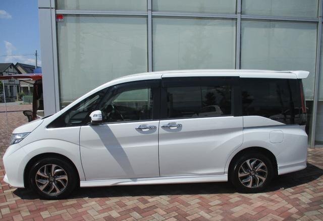 2015 Honda StepWagon Best Deals - Image 3