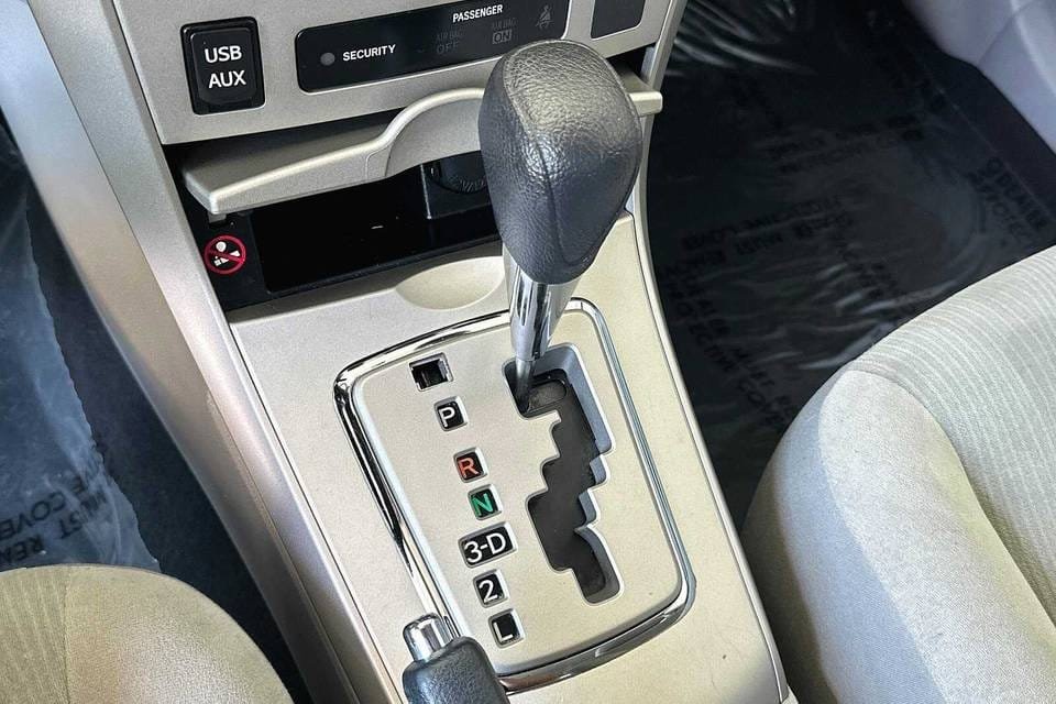 2013 Toyota Corolla Luxury - Image 7