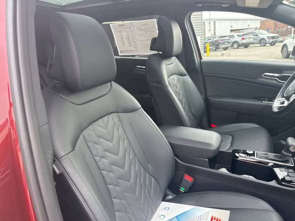 Explore the 2025 Kia Sportage – Stylish, Smart, and Fuel-Efficient SUV - Image 10