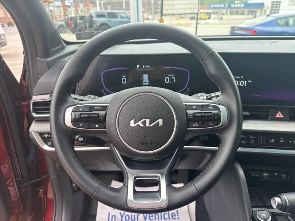Explore the 2025 Kia Sportage – Stylish, Smart, and Fuel-Efficient SUV - Image 3